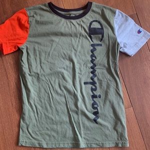 Boys champion small t-shirt